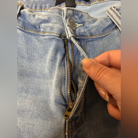 Judy Blue Mid Rise V Front Cuff Boyfriend Cool Denim Jeans 88938 Sz 11/30 - Picture 11 of 14